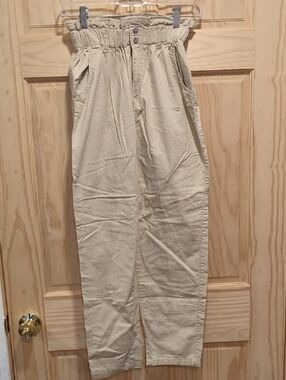 H&M Women's Paperbag Waist Chinos in Cream